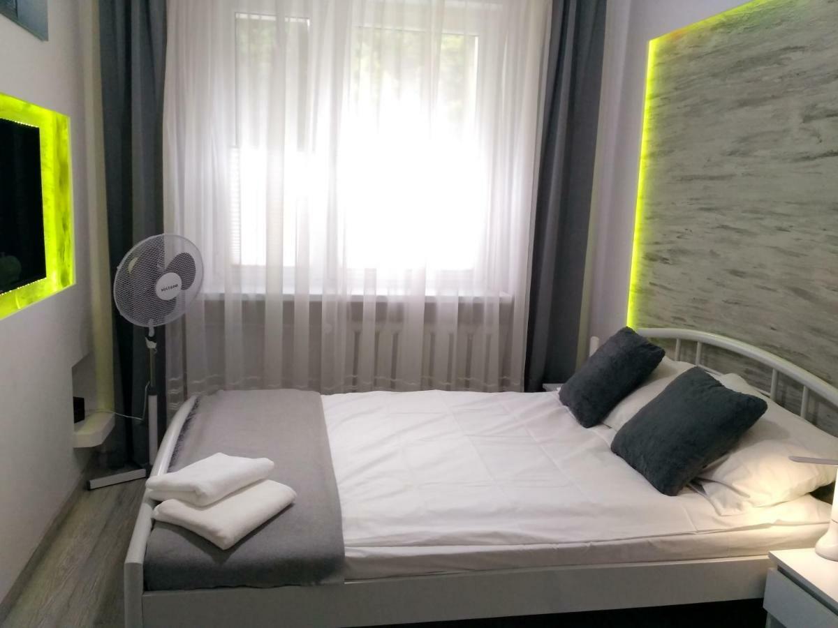 Apartament Unopuro W Centrum Gizycka ギジツコ エクステリア 写真