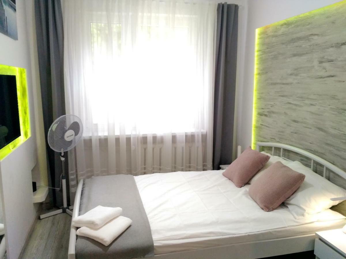 Apartament Unopuro W Centrum Gizycka ギジツコ エクステリア 写真