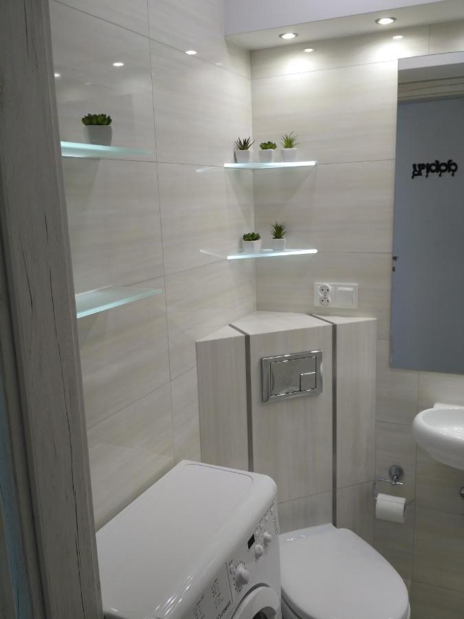Apartament Unopuro W Centrum Gizycka ギジツコ エクステリア 写真